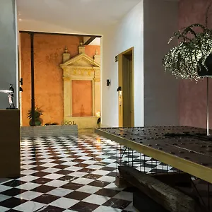 Aguilas5 Sevillasuites Sevilla